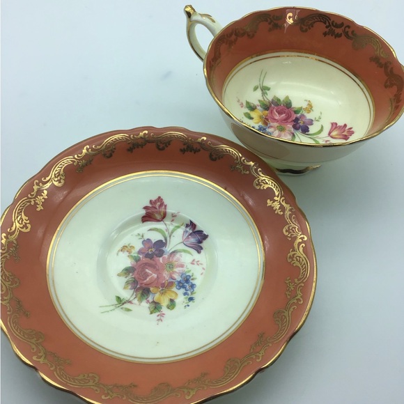 Double Warrant Paragon Tea Cup and Saucer - Picture 3 of 3